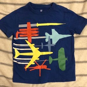 Gap airplane tee